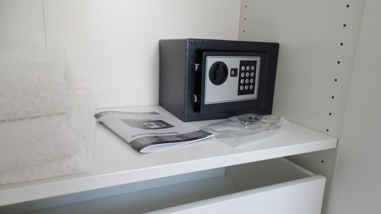 Petite Grey Apartment With Free Private Parking Zagreb Bagian luar foto